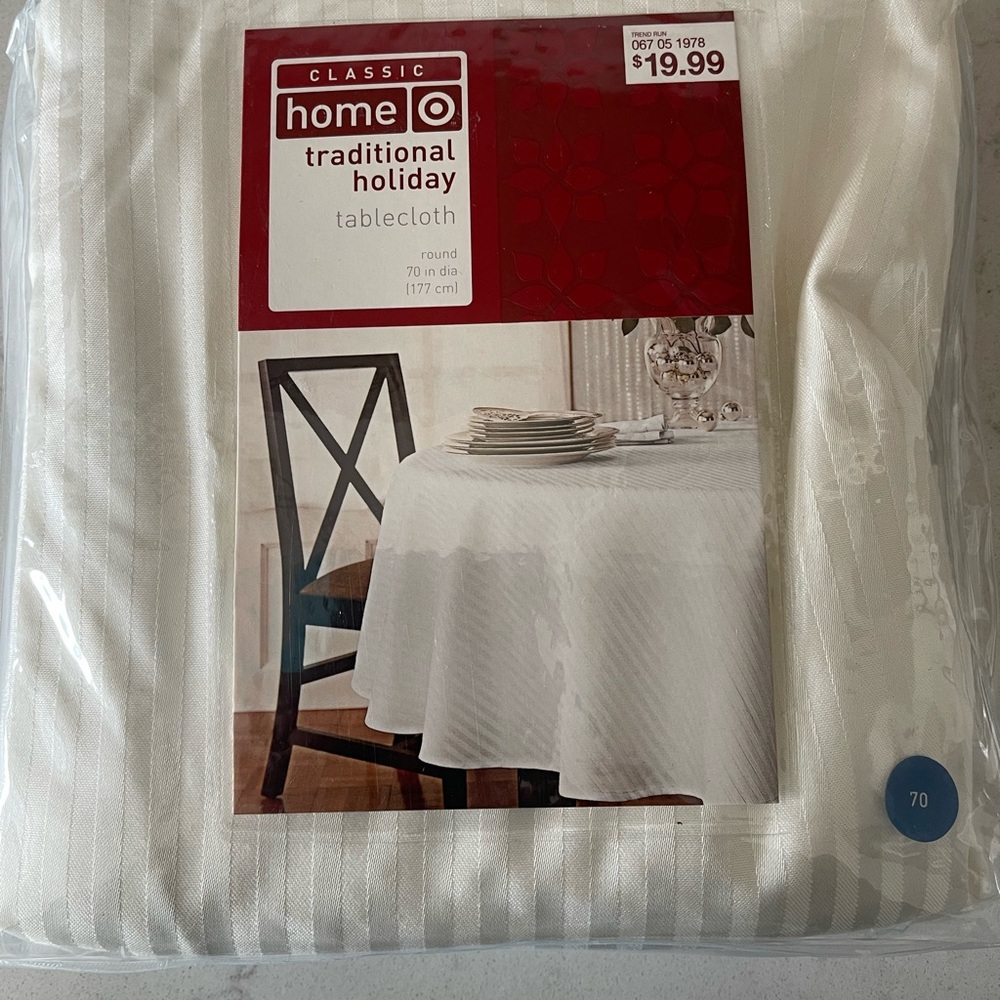 cream table cloth